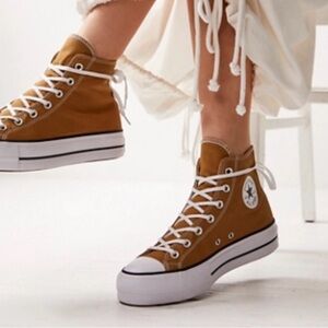 Converse Hi Top Trek Tan Size 6